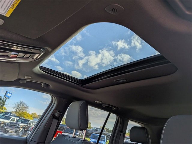 New 2025 Jeep Grand Cherokee Laredo X image 14