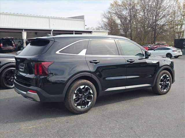 Certified 2025 Kia Sorento S w/ Panoramic Sunroof Package FWD image 3