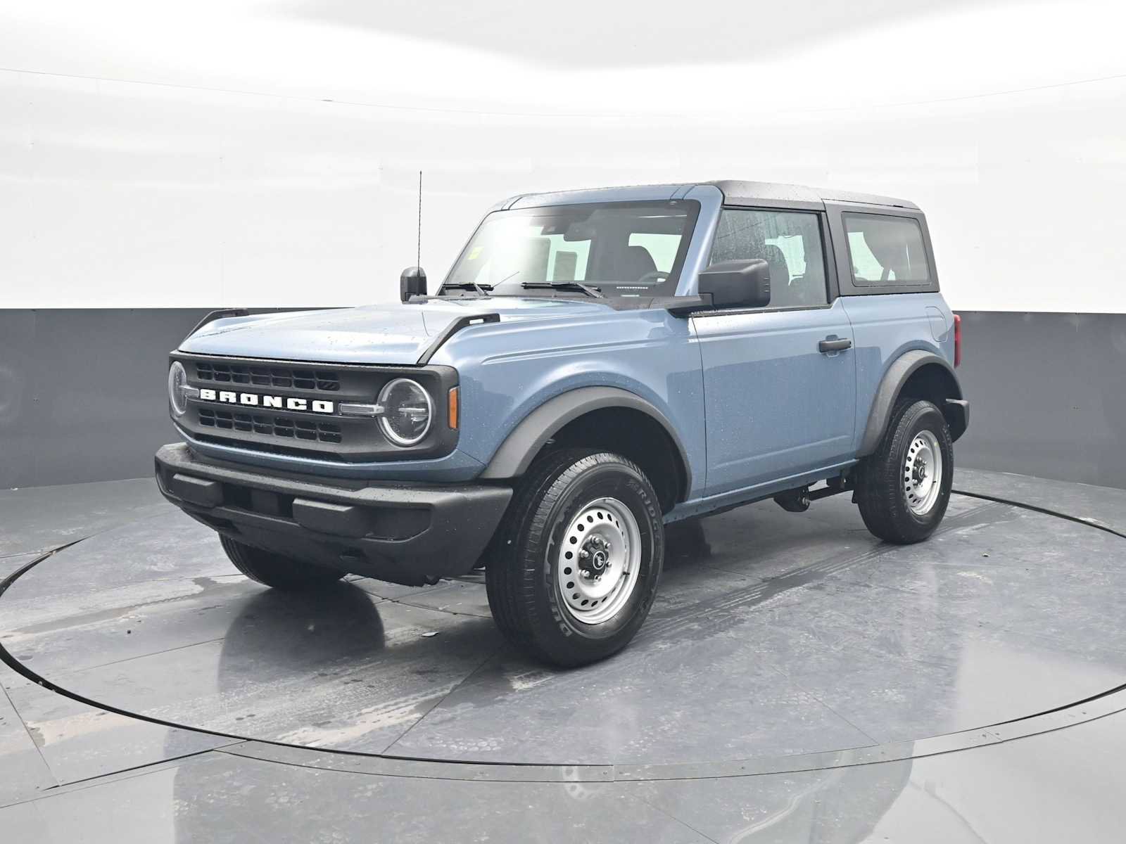 New 2025 Ford Bronco 2-Door image 4