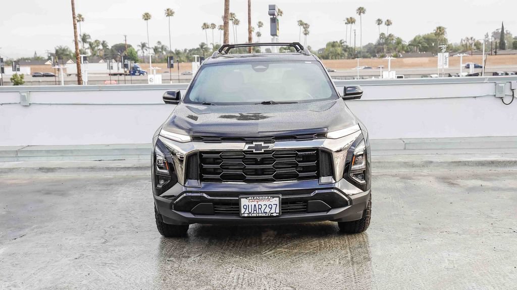 Used 2025 Chevrolet Equinox ACTIV w/ Safety and Technology Package FWD image 3