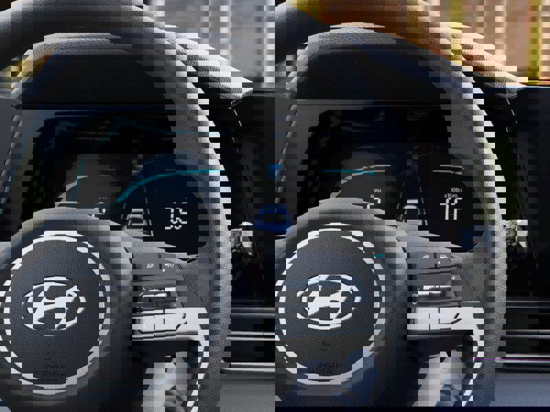 Certified 2025 Hyundai Elantra SE image 14