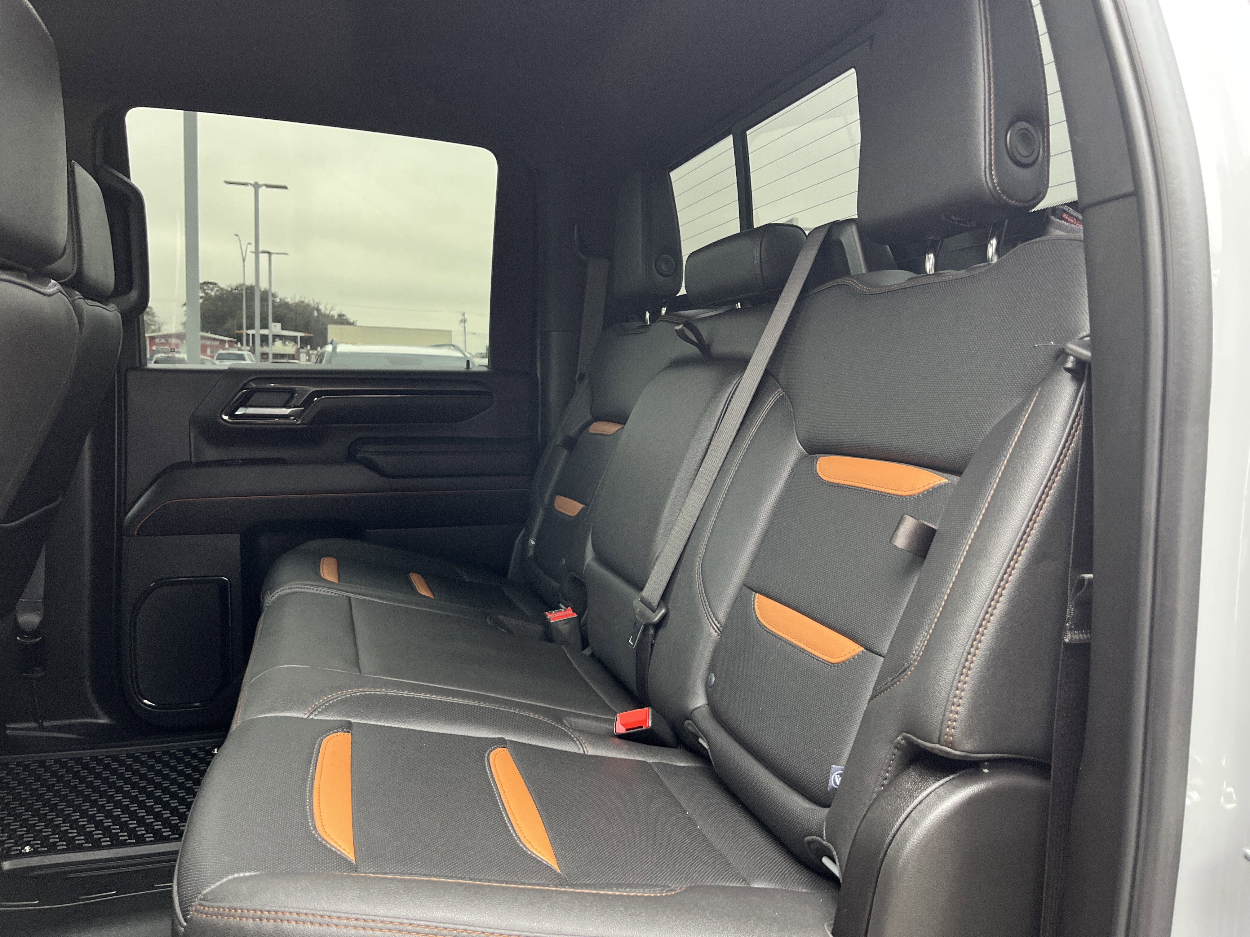 Used 2025 GMC Sierra 2500 AT4 w/ AT4 Premium Plus Package image 12