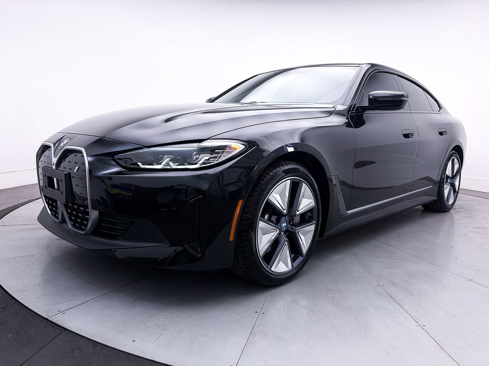 Used 2023 BMW i4 eDrive35 w/ Premium Package RWD image 13