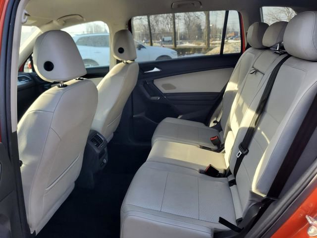 Used 2018 Volkswagen Tiguan SE AWD/4WD image 25