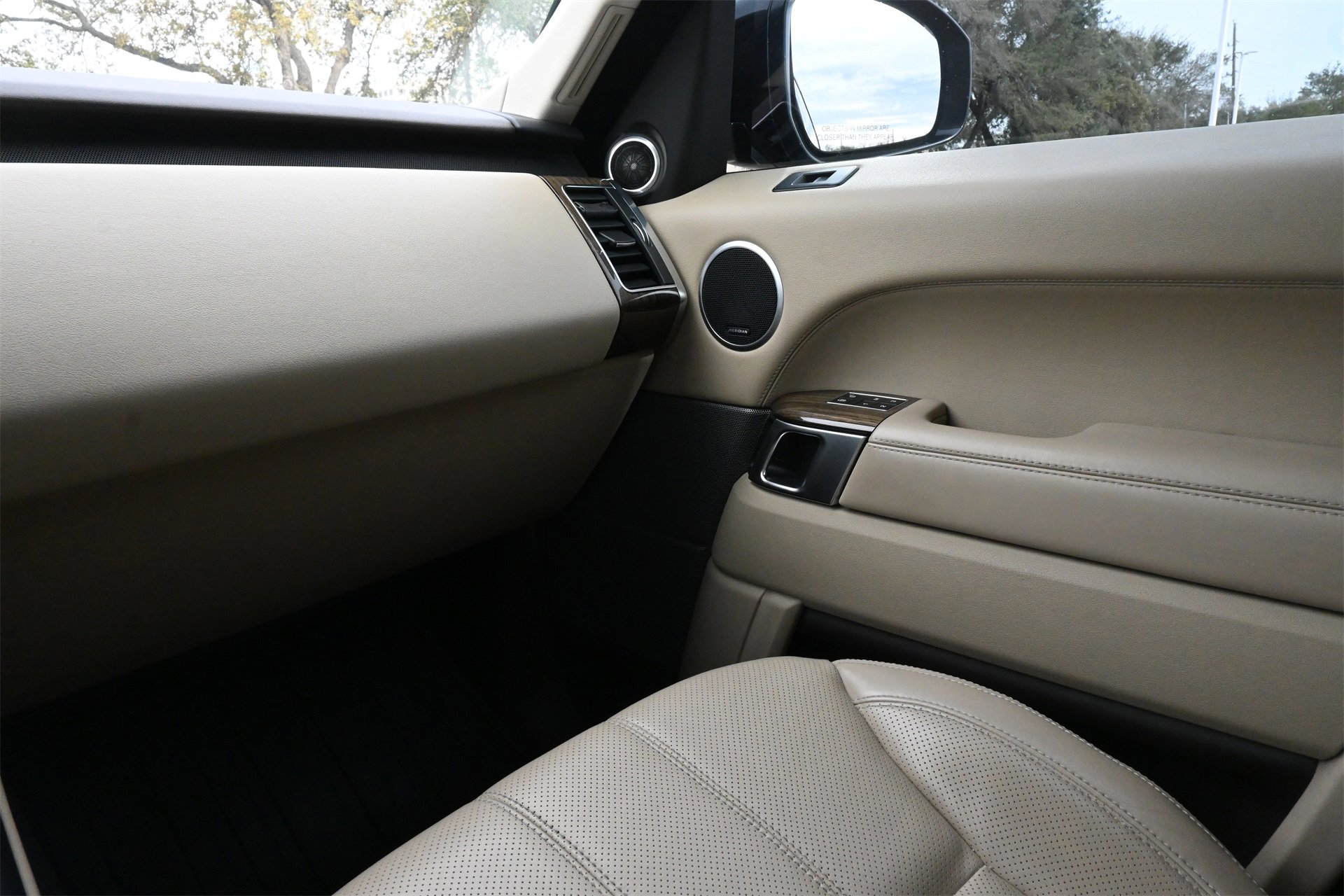 Used 2017 Land Rover Range Rover Sport HSE image 8