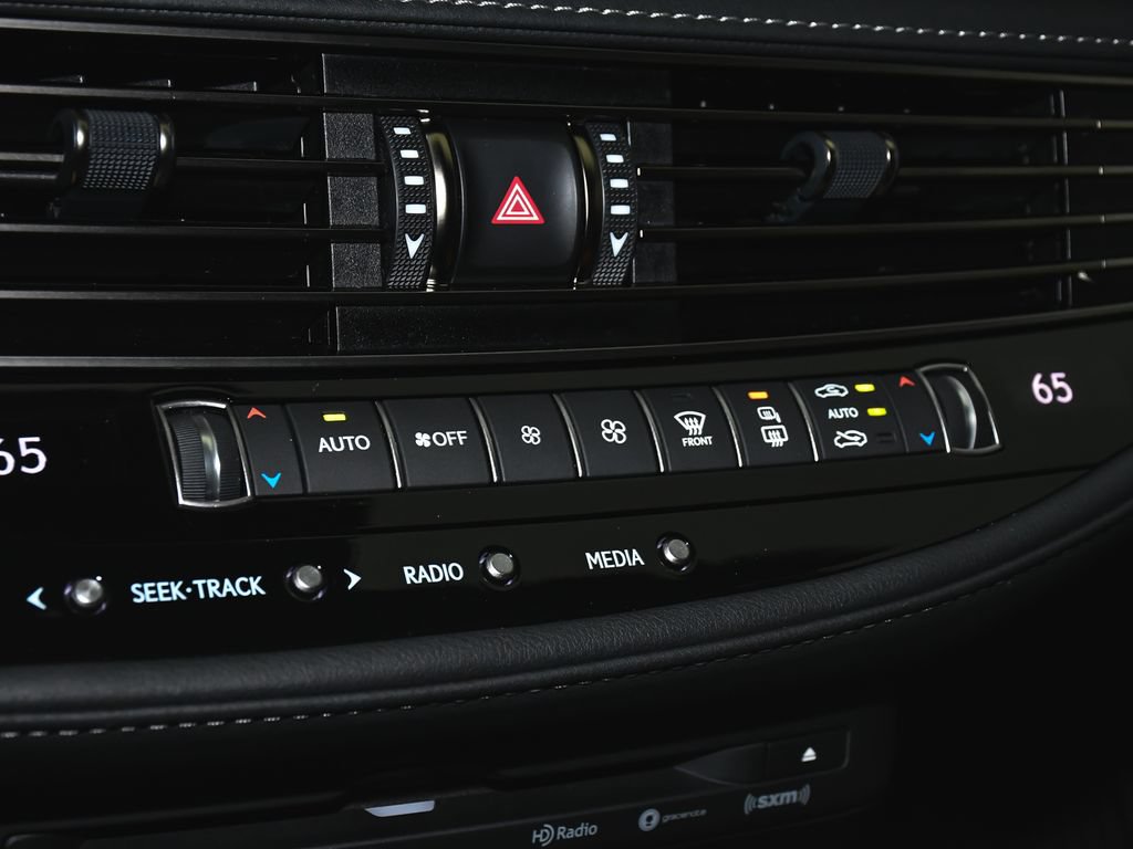 Used 2022 Lexus LS 500h AWD w/ Luxury Package image 38