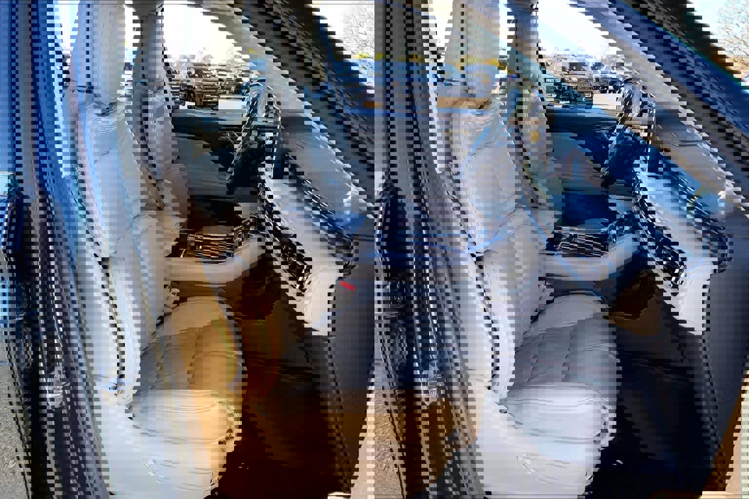 Used 2022 Lincoln Aviator Reserve w/ Equipment Group 201A image 9