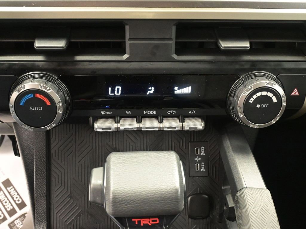 Used 2024 Toyota Tacoma TRD Sport image 3