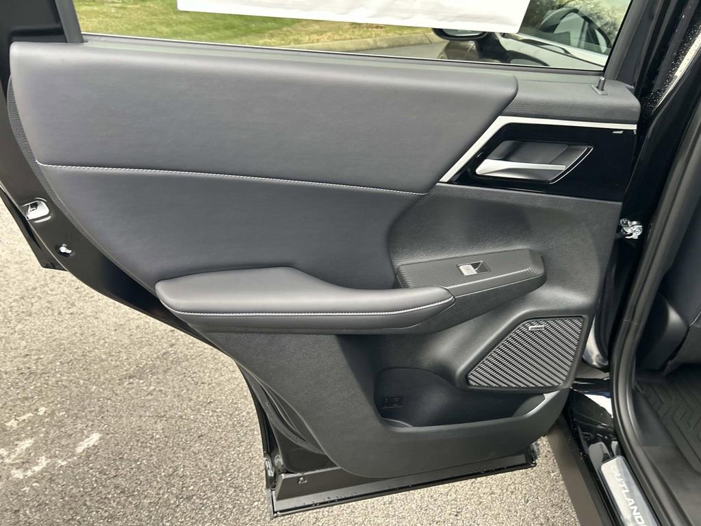 New 2026 Mitsubishi Outlander SE FWD image 20