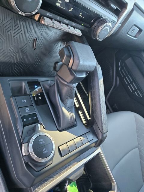 Certified 2025 Toyota Tacoma SR5 AWD/4WD image 16