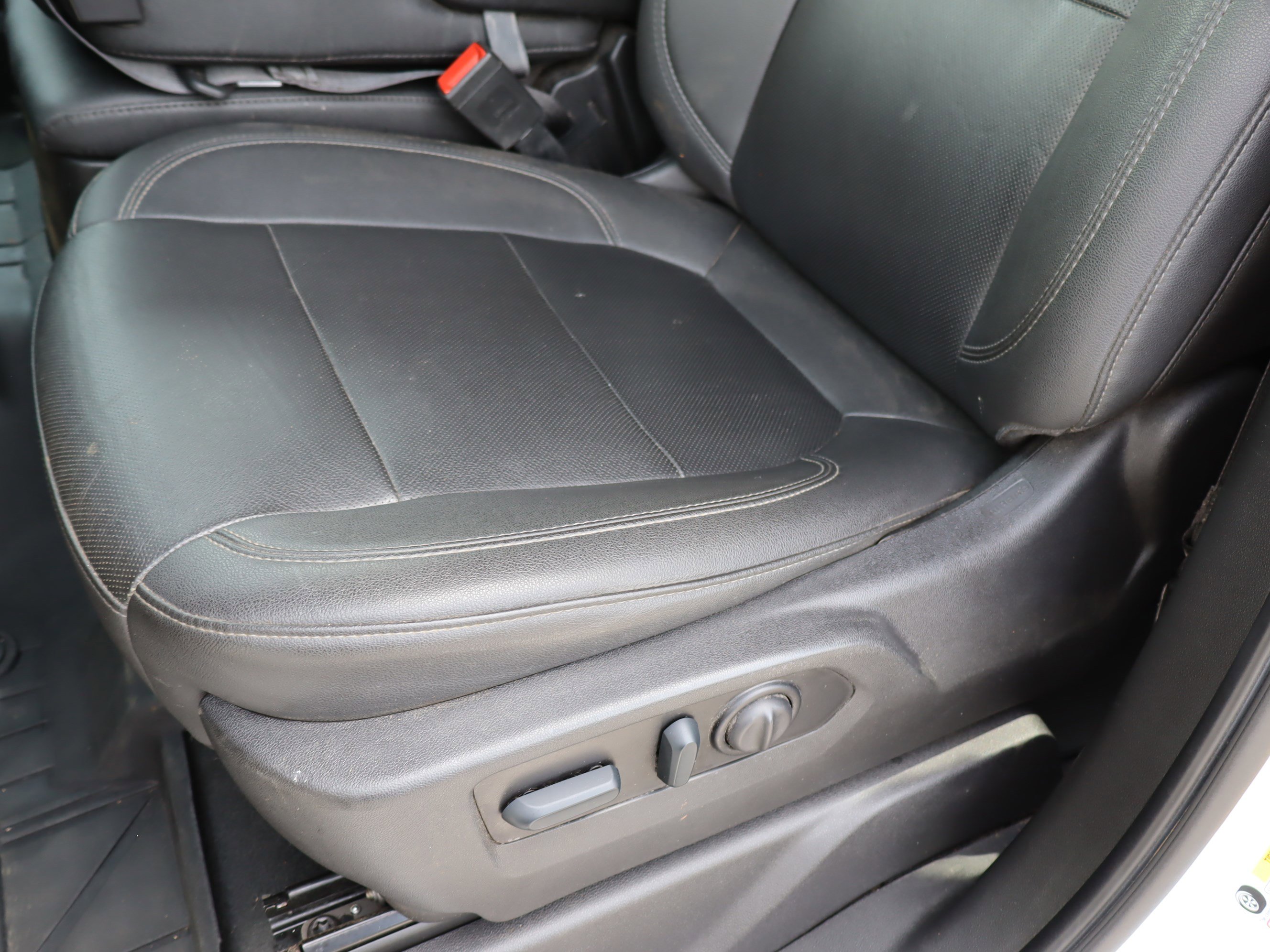 Used 2022 Chevrolet Silverado 2500 LTZ w/ Safety Package AWD/4WD image 22