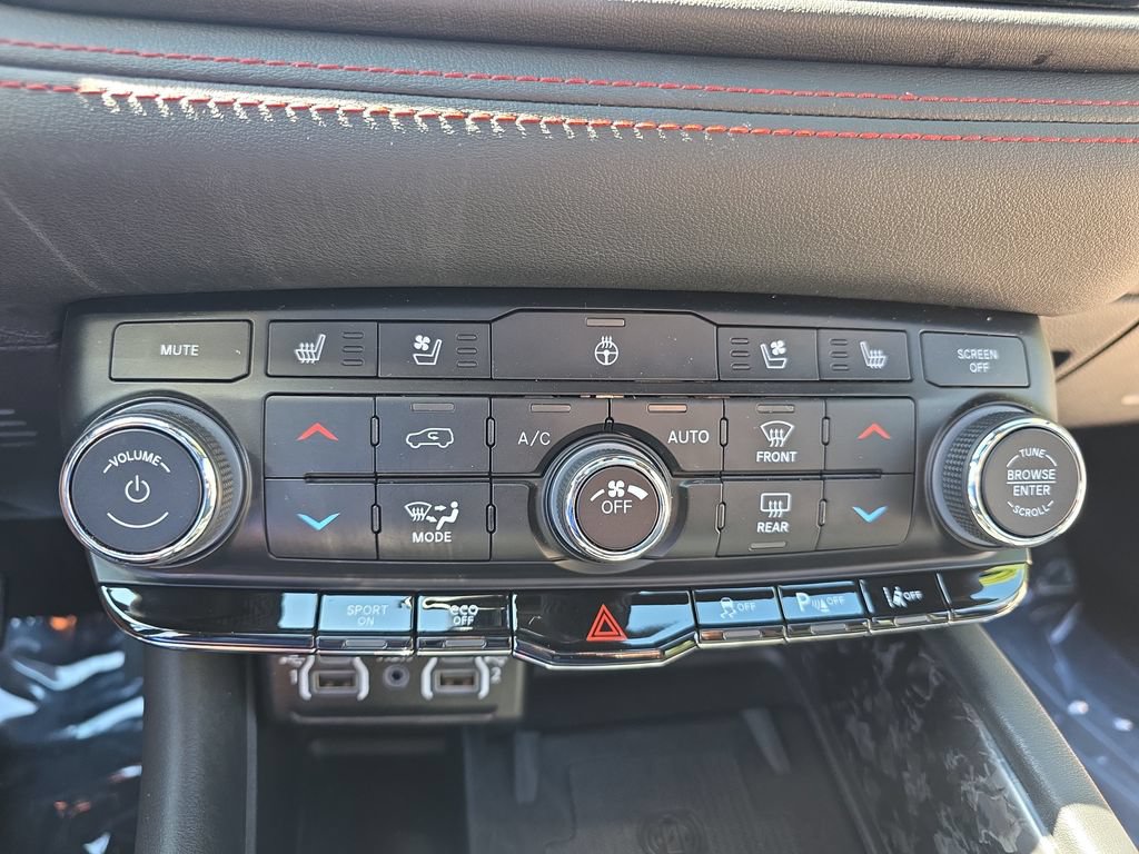 Used 2024 Dodge Durango R/T AWD/4WD image 21