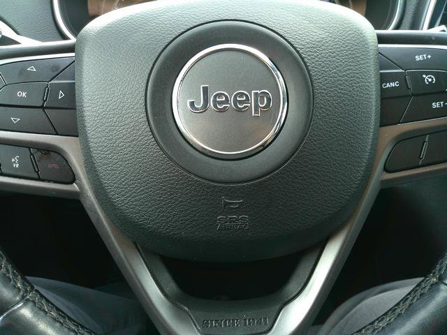 Used 2019 Jeep Cherokee Limited image 9