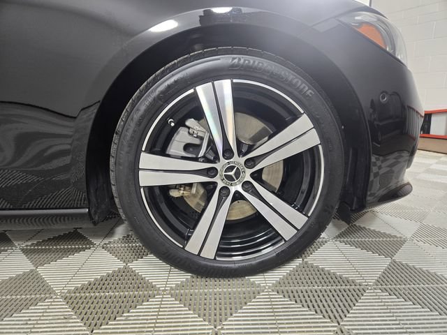Used 2025 Mercedes-Benz C 300 4MATIC Sedan image 2
