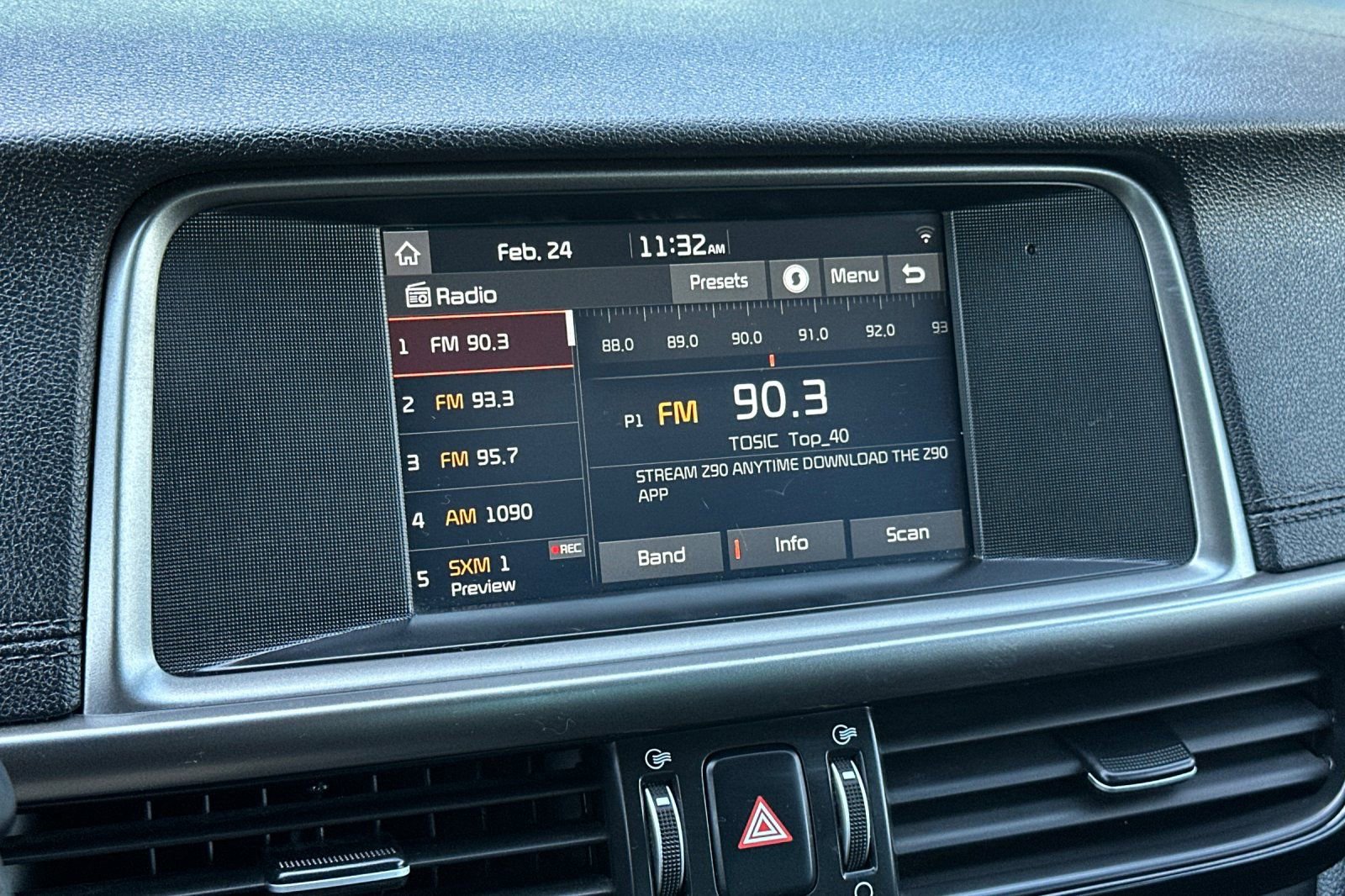 Used 2018 Kia Optima LX image 23