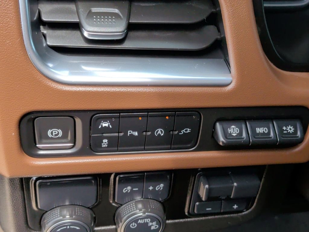 Used 2021 Chevrolet Tahoe High Country w/ Premium Package RWD image 16