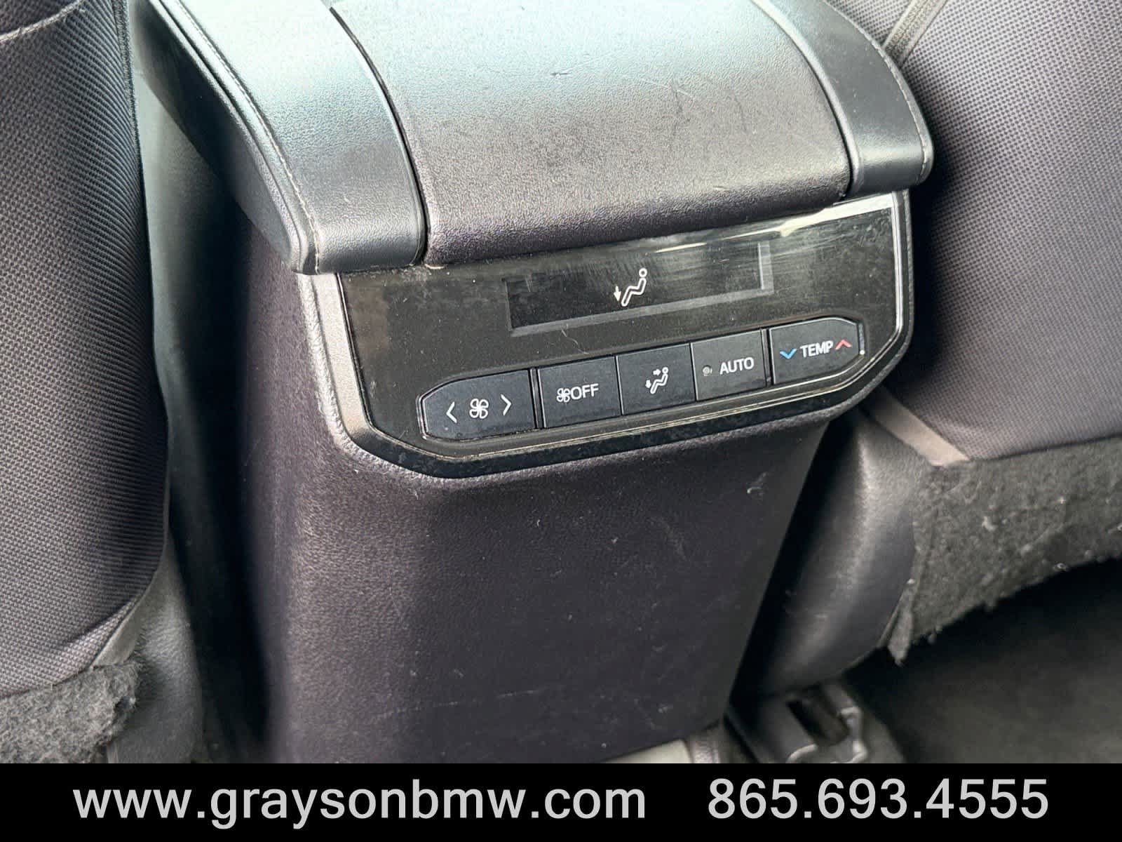 Used 2023 Toyota Highlander L FWD image 19