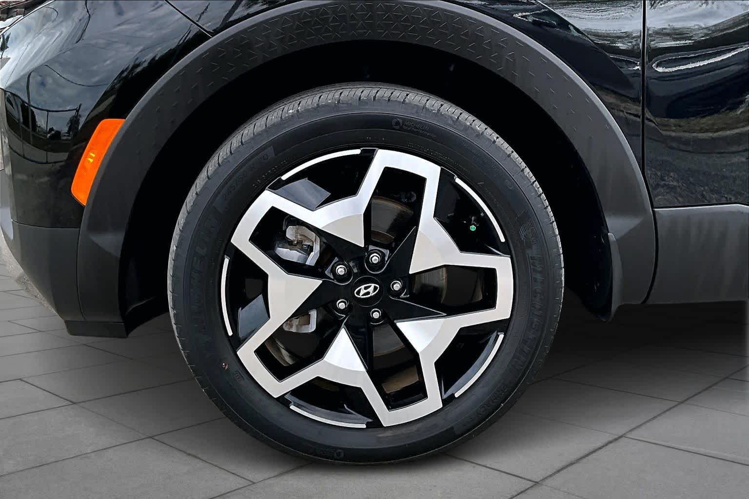 Used 2023 Hyundai Santa Cruz Limited AWD/4WD image 18
