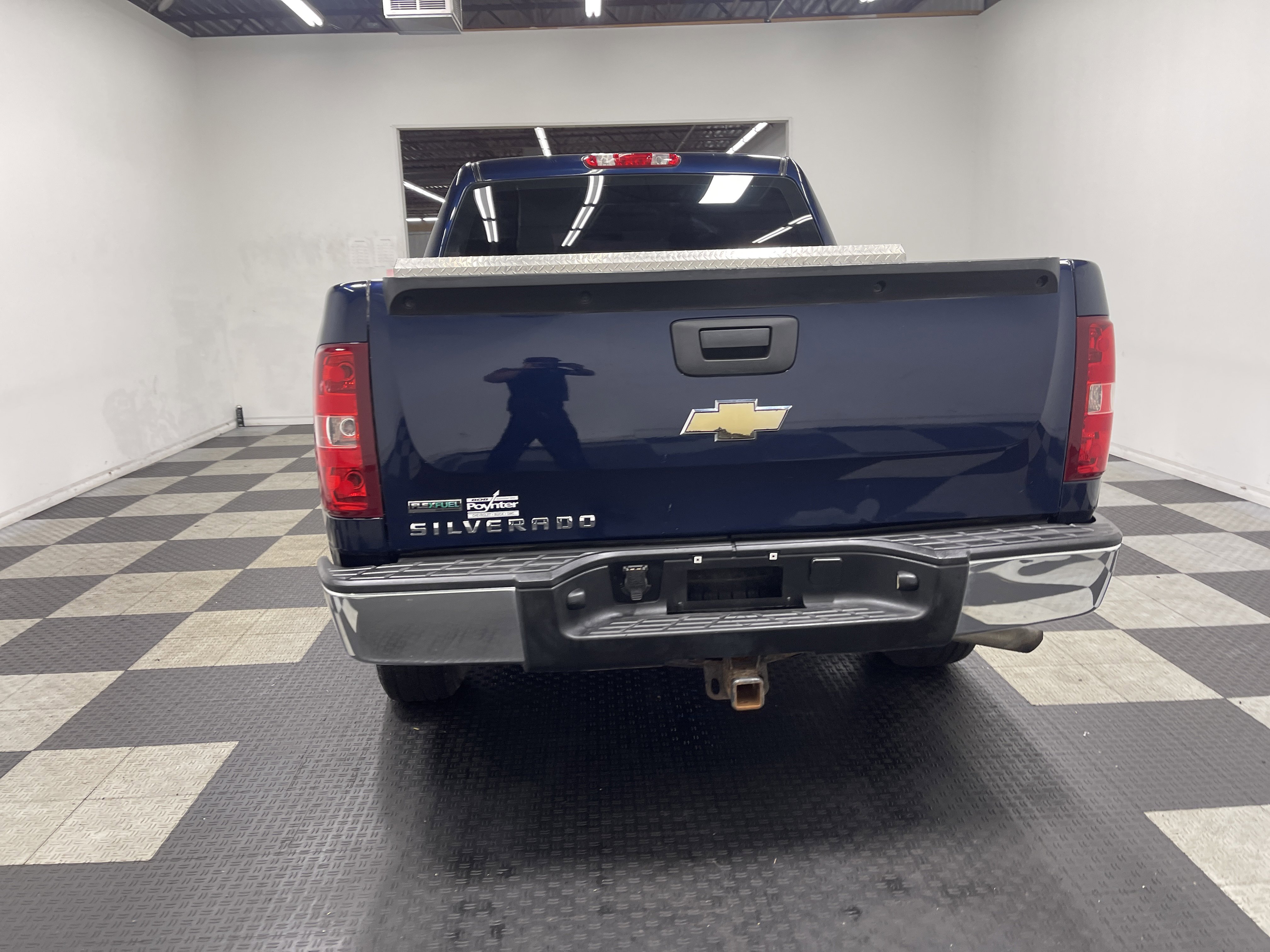 Used 2011 Chevrolet Silverado 1500 W/T RWD image 3
