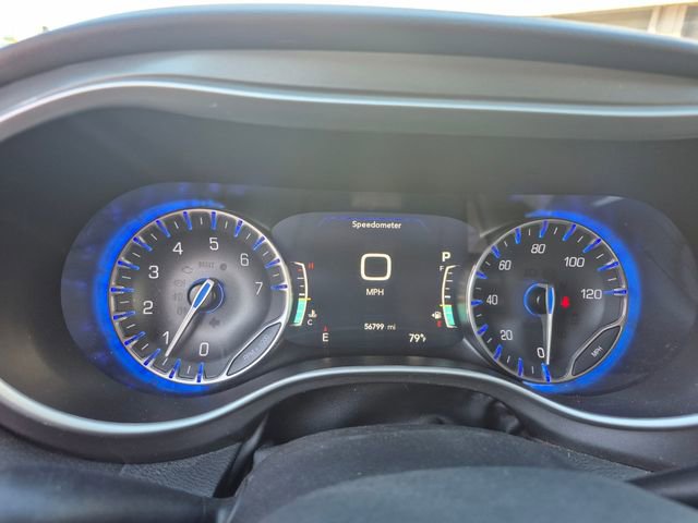 Used 2023 Chrysler Pacifica Touring-L image 24