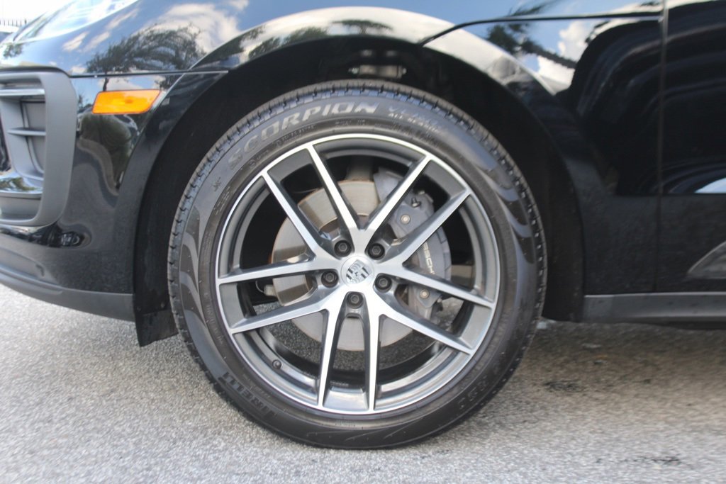 Used 2025 Porsche Macan image 13