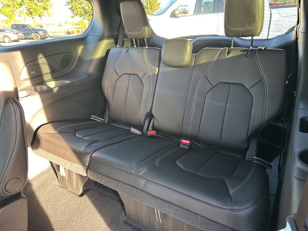New 2026 Chrysler Pacifica Select FWD image 46