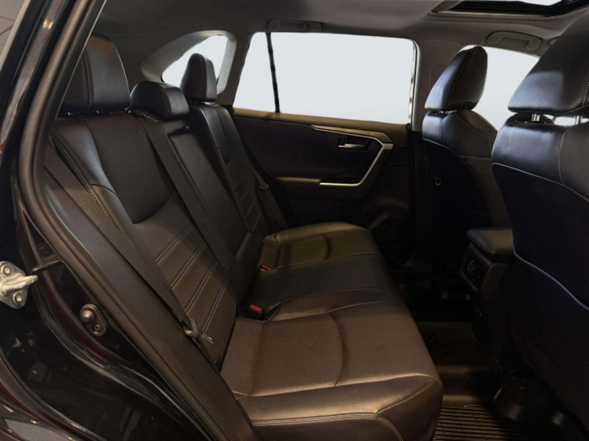 Used 2019 Toyota RAV4 Limited w/ Cold Weather Package AWD/4WD image 36
