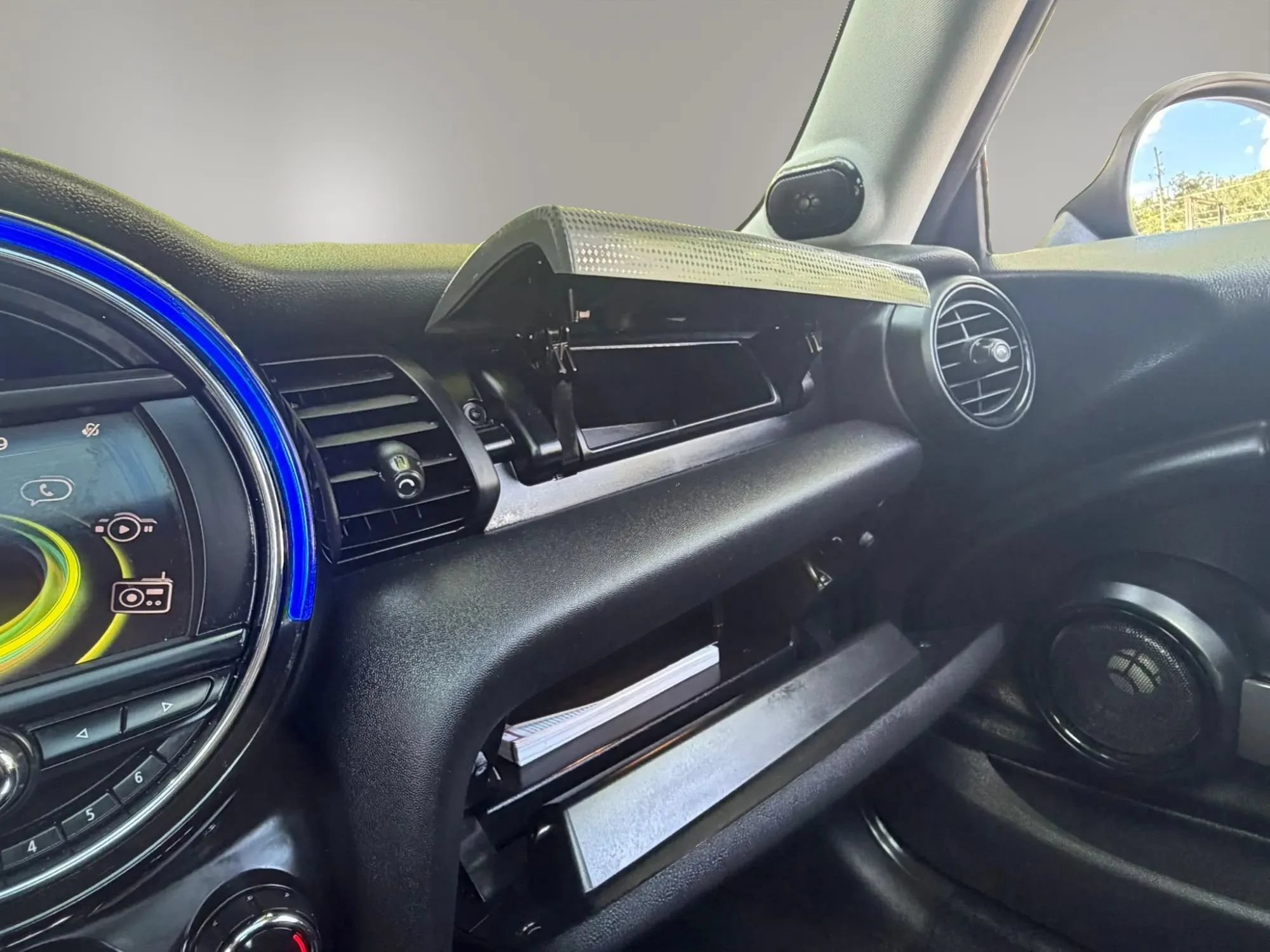 Used 2015 MINI Cooper 2-Door Hardtop FWD image 26