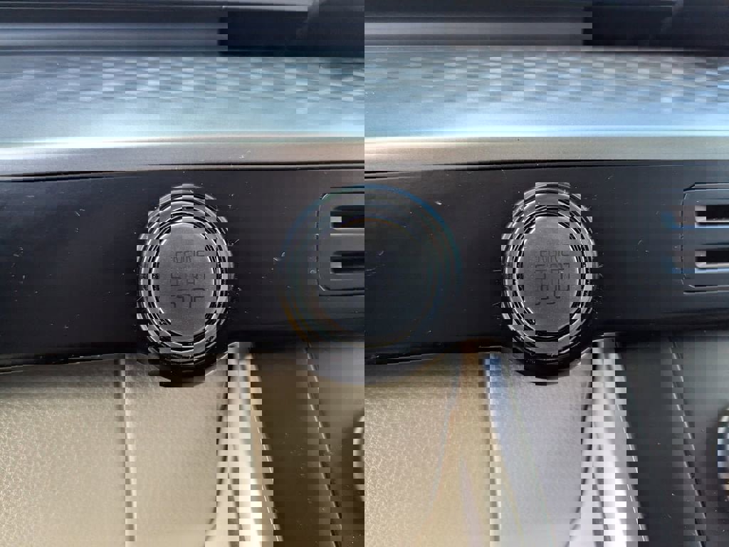 Certified 2024 Kia Carnival LX image 23