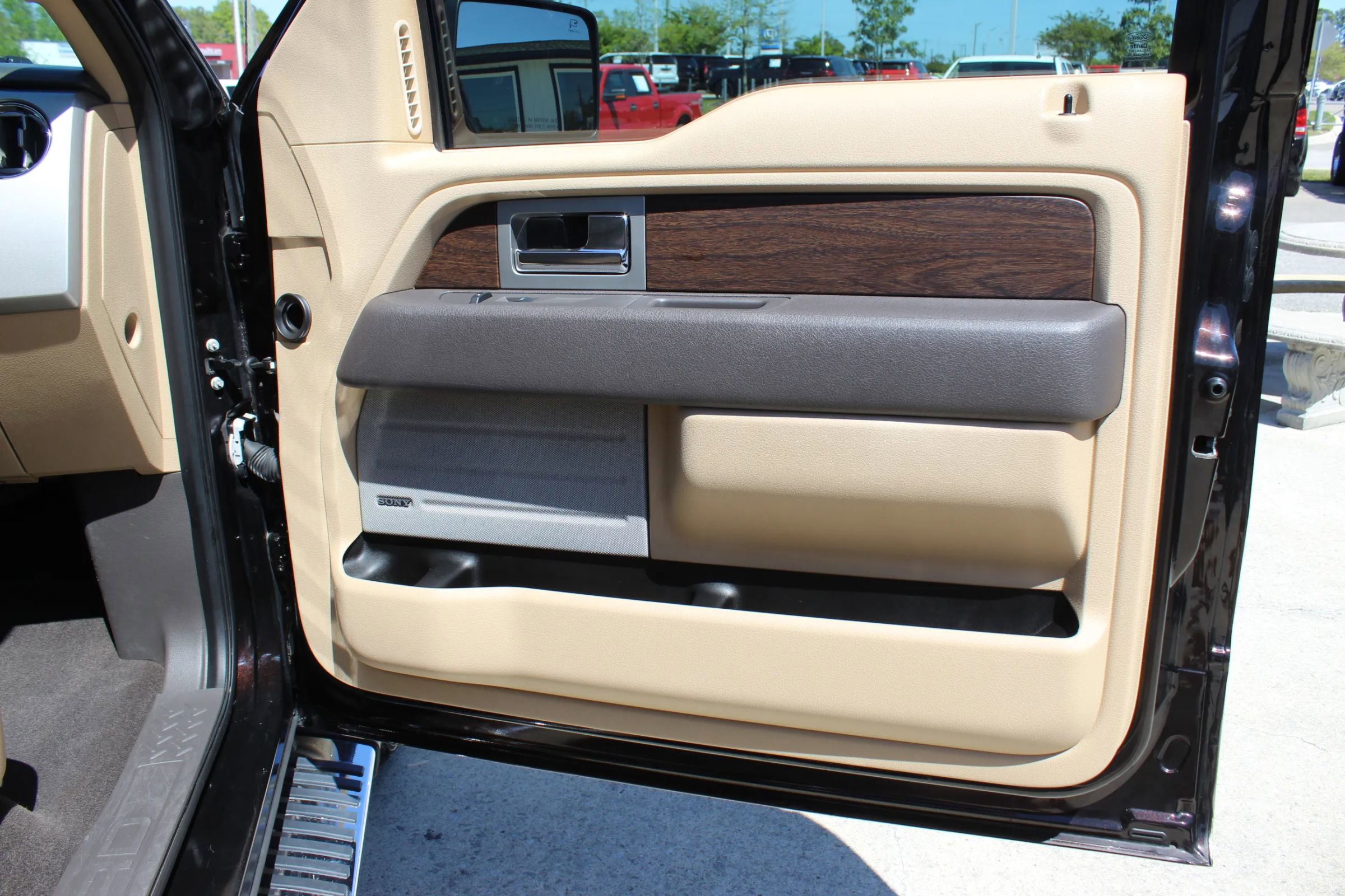 Used 2013 Ford F150 Lariat w/ Luxury Equipment Group image 31