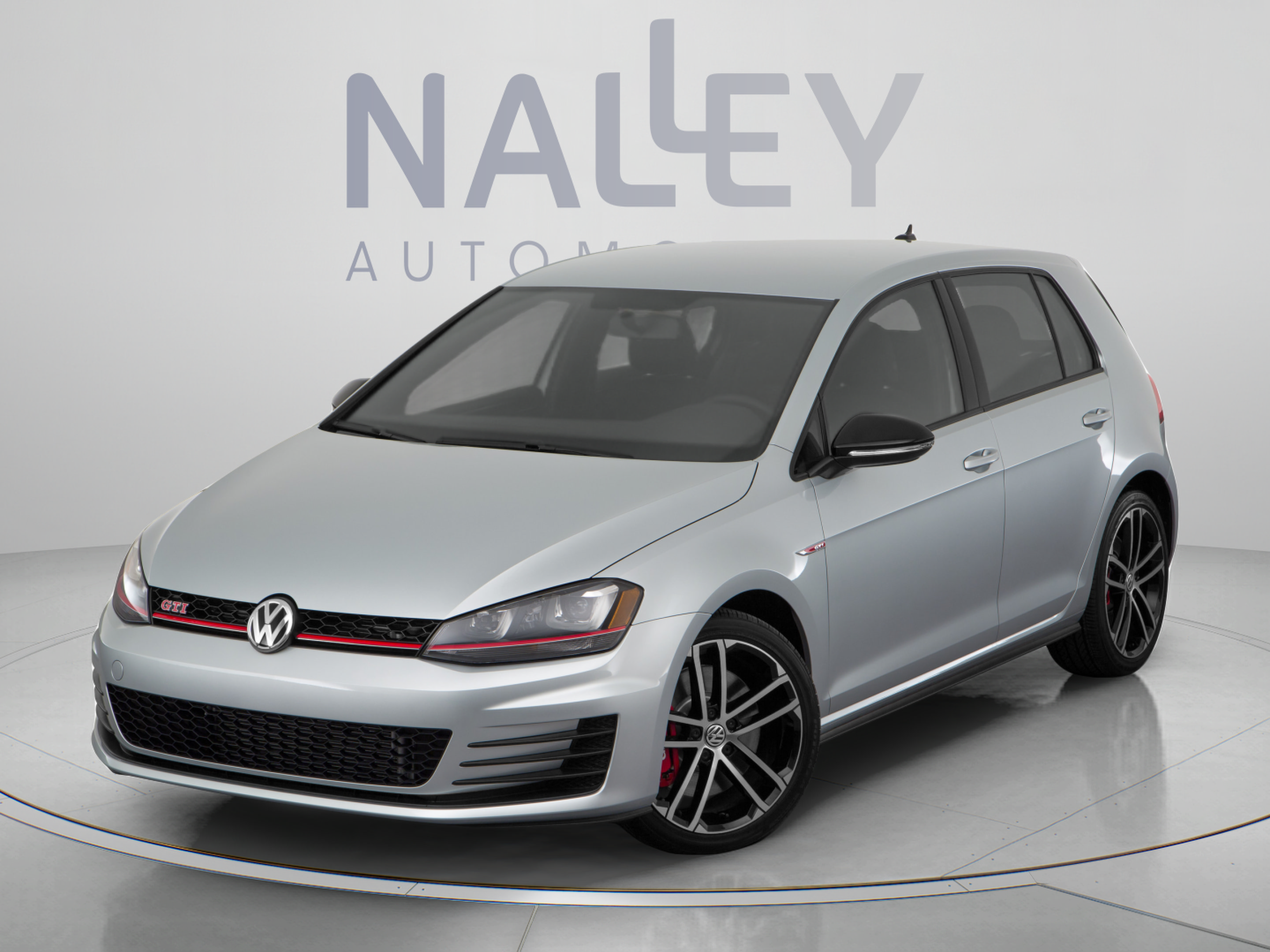 Used 2017 Volkswagen Golf 4-Door FWD image 9