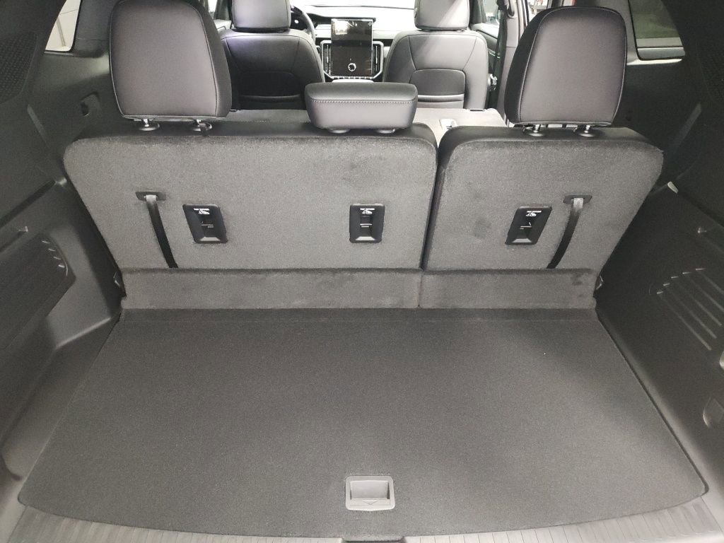 New 2026 GMC Acadia AT4 w/ Super Cruise Package image 16