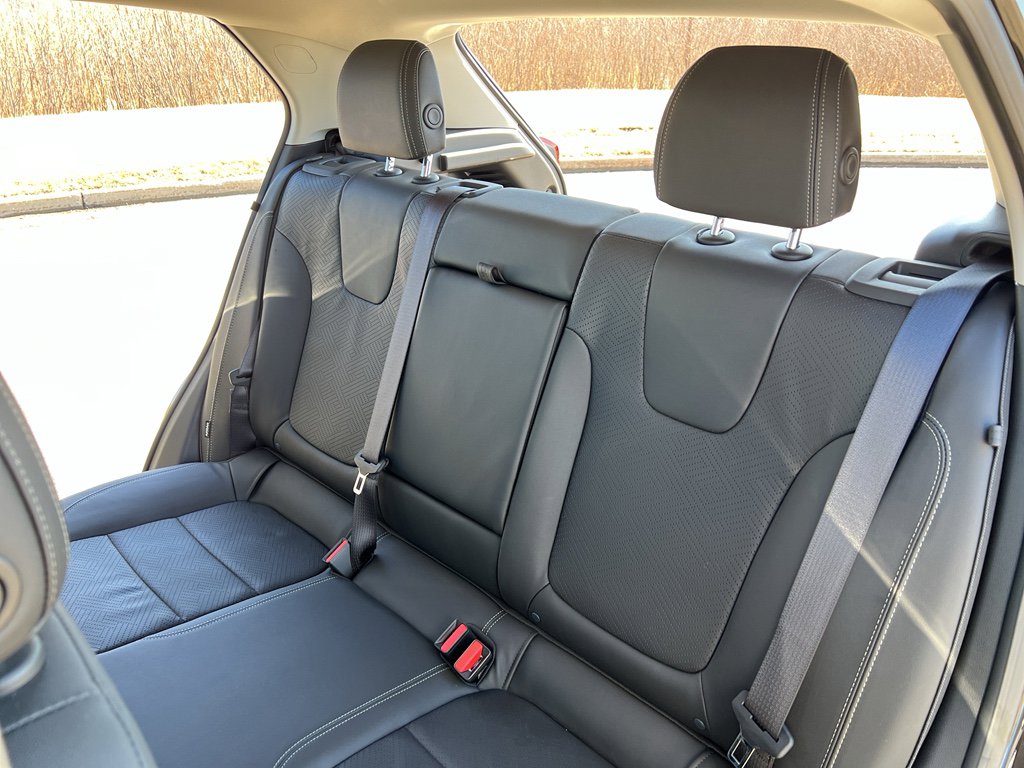 Used 2023 Buick Encore GX Essence w/ Advanced Technology Package image 35