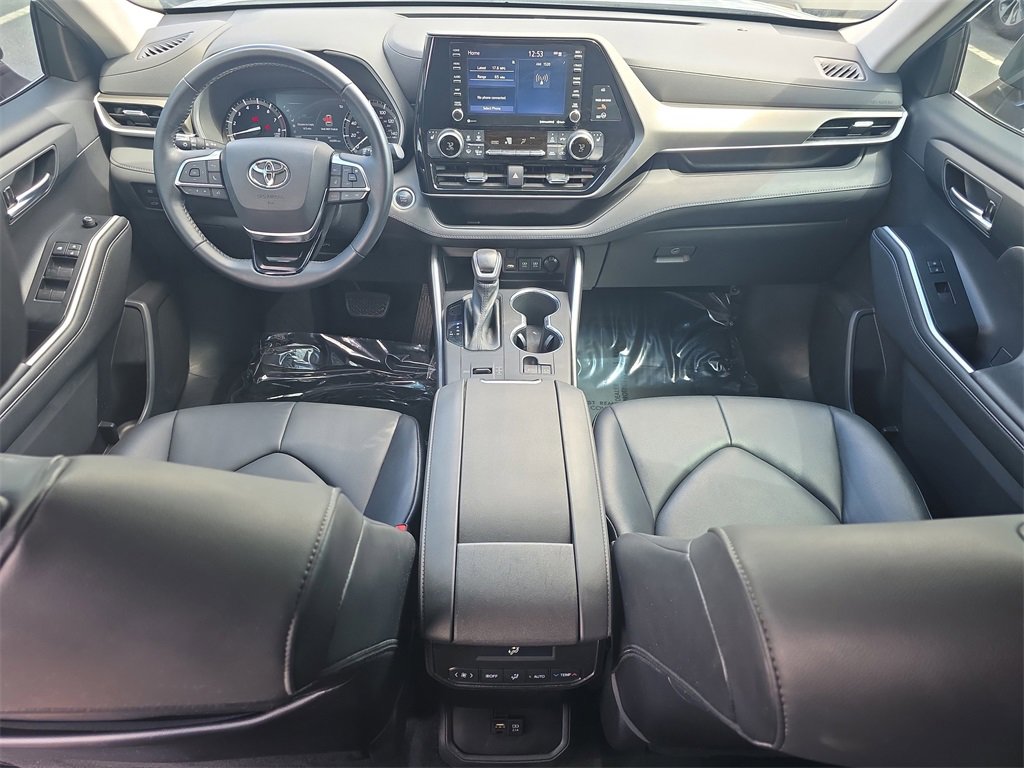 Used 2021 Toyota Highlander XLE image 14