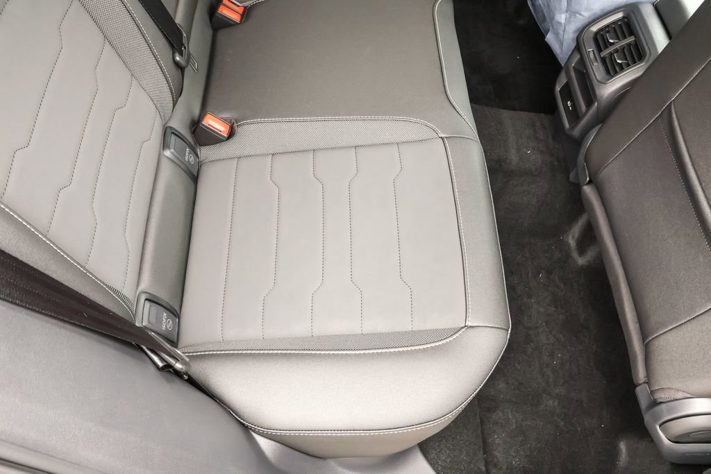 New 2025 Volkswagen Taos SE image 39