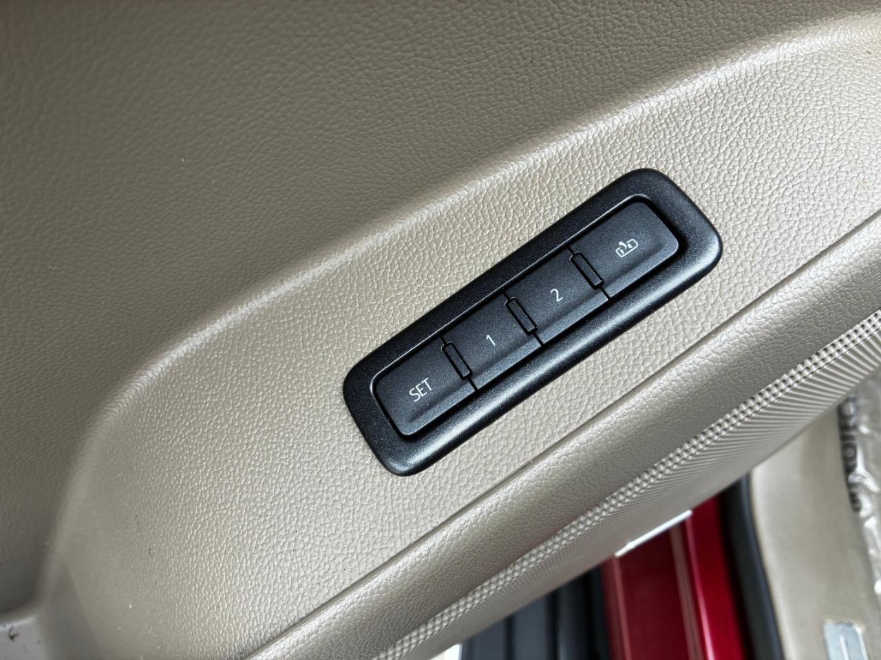 Used 2020 Chevrolet Suburban Premier RWD image 12