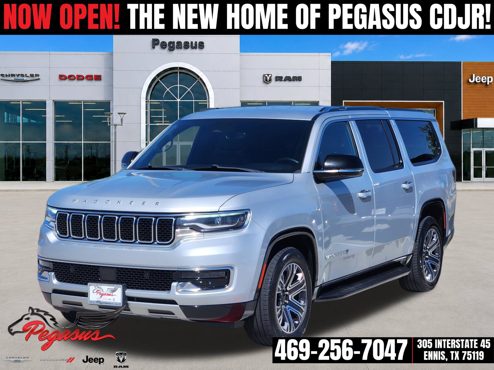 Used 2024 Jeep Wagoneer L Series II w/ Flexible Seating Group AWD/4WD image 2