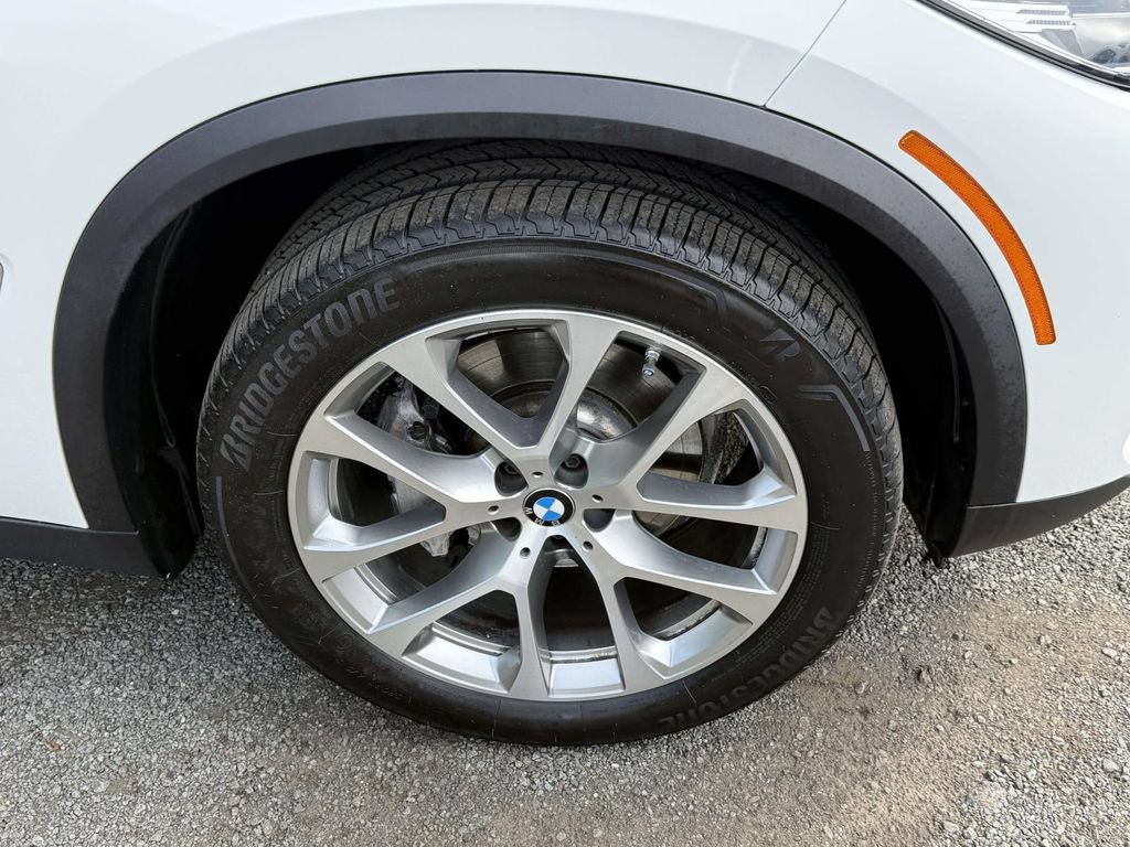 Used 2023 BMW X5 xDrive40i w/ Premium Package AWD/4WD image 7