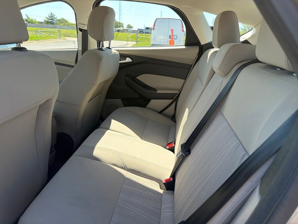 Used 2018 Ford Focus SE FWD image 11