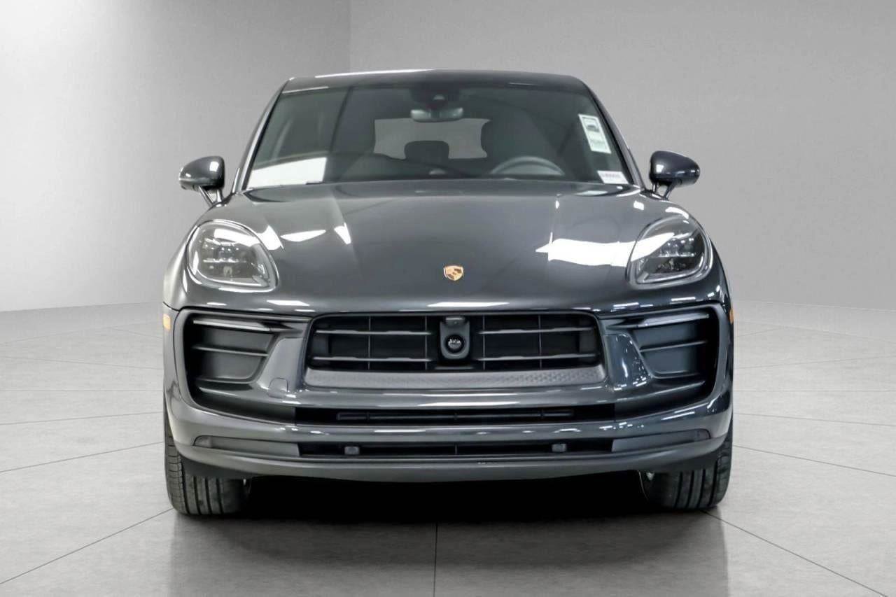 Certified 2025 Porsche Macan image 29