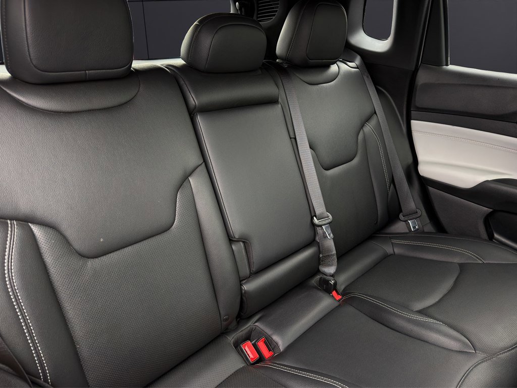 Used 2025 Jeep Compass Limited w/ Elite Group AWD/4WD image 21