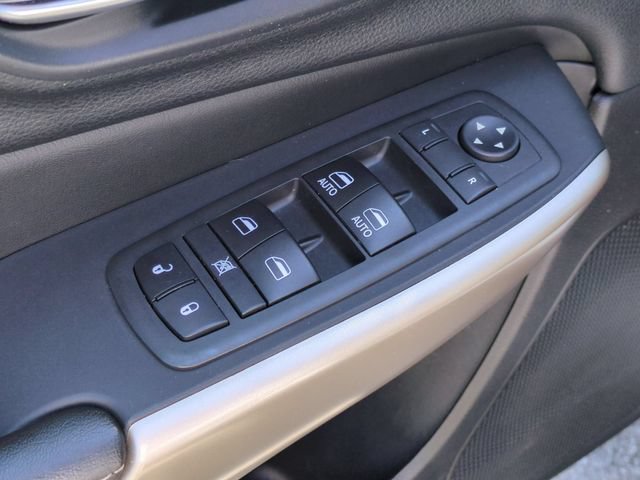 Used 2018 Jeep Cherokee Limited AWD/4WD image 13