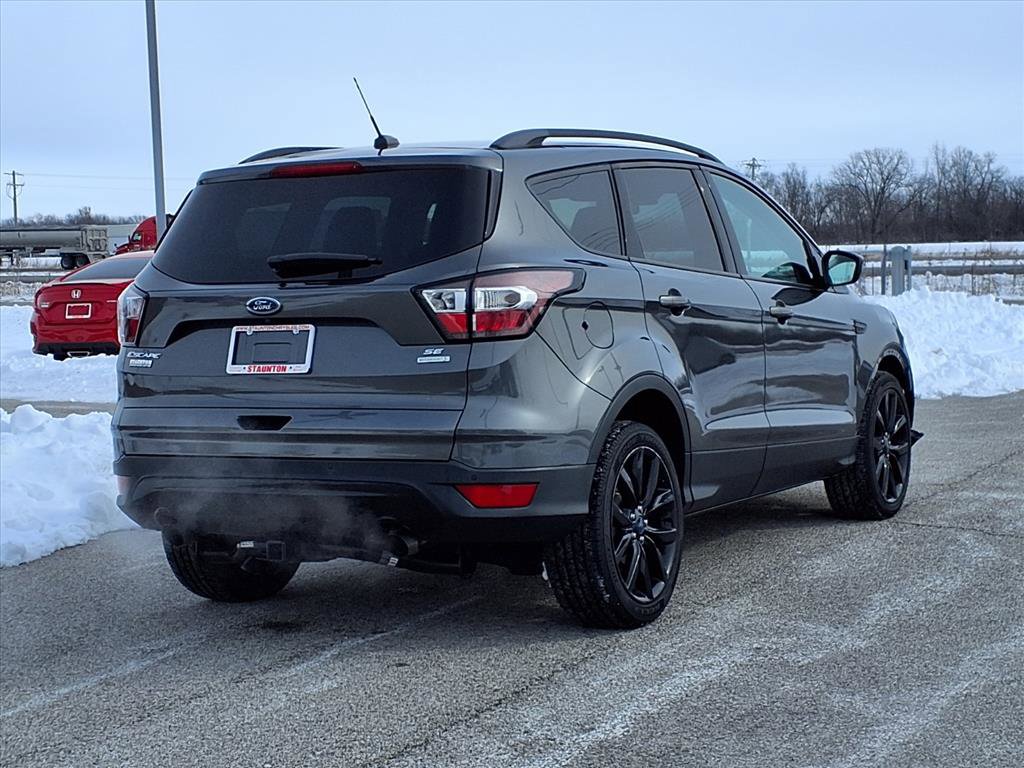 Used 2017 Ford Escape SE w/ Equipment Group 201A image 3