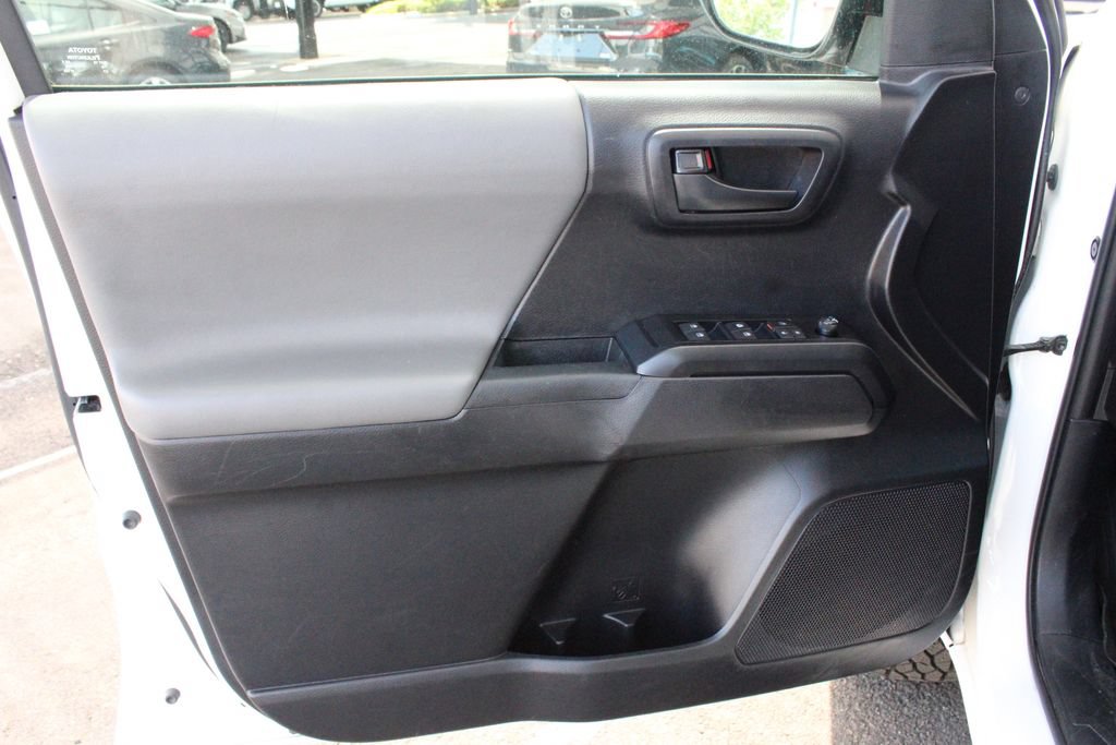 Used 2020 Toyota Tacoma SR AWD/4WD image 21
