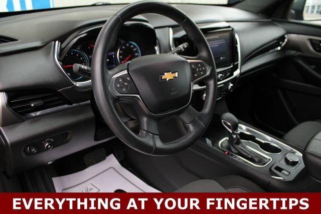 Used 2023 Chevrolet Traverse LT image 2