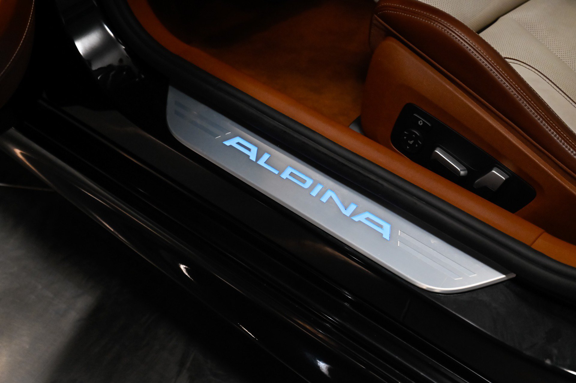 Used 2023 BMW ALPINA B8 xDrive Gran Coupe AWD/4WD image 21
