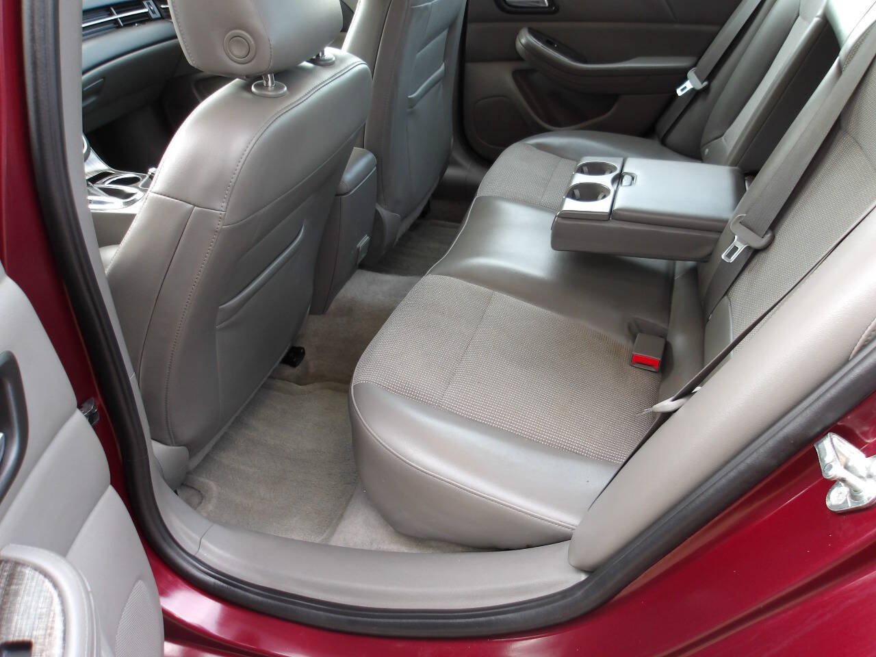 Used 2015 Chevrolet Malibu LT FWD image 23