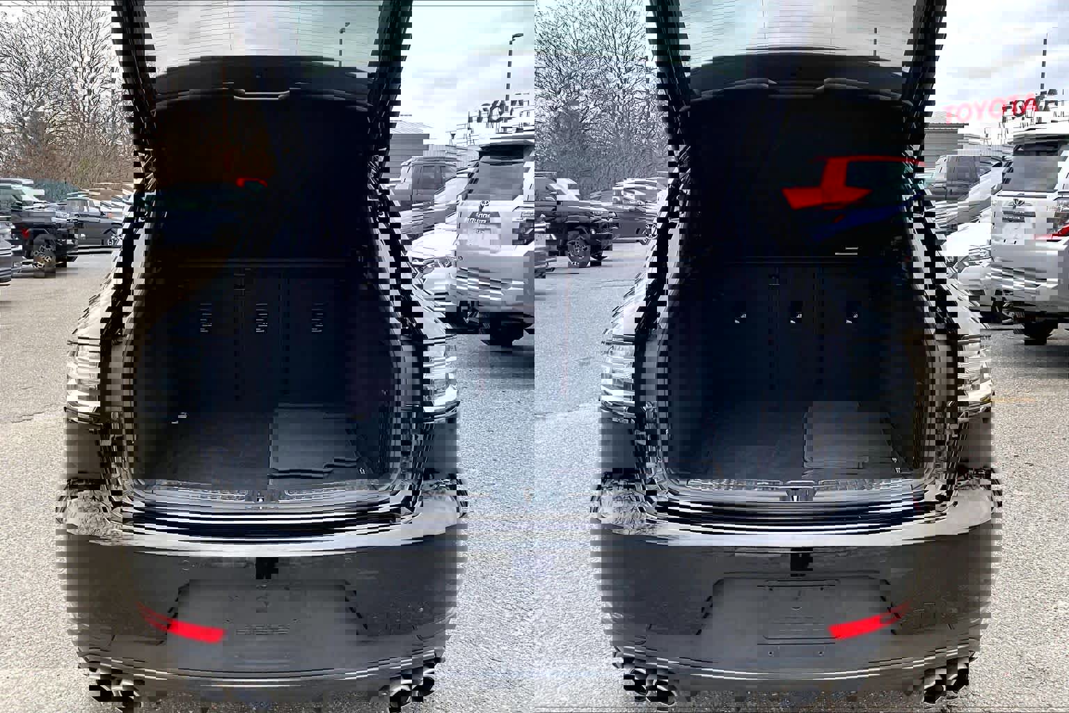 Used 2021 Porsche Macan S AWD/4WD image 31