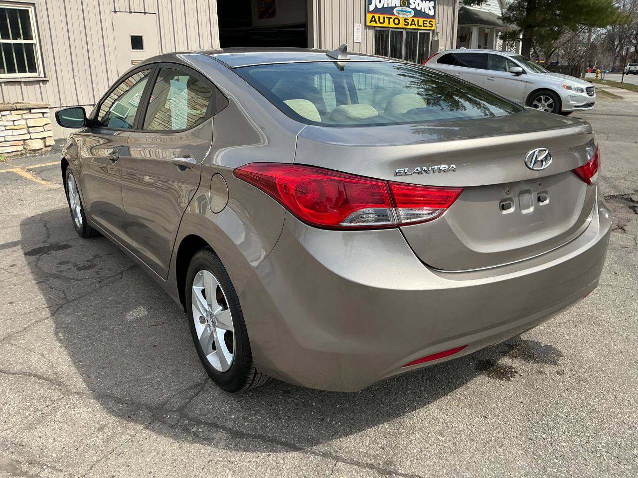 Used 2013 Hyundai Elantra GLS FWD image 5