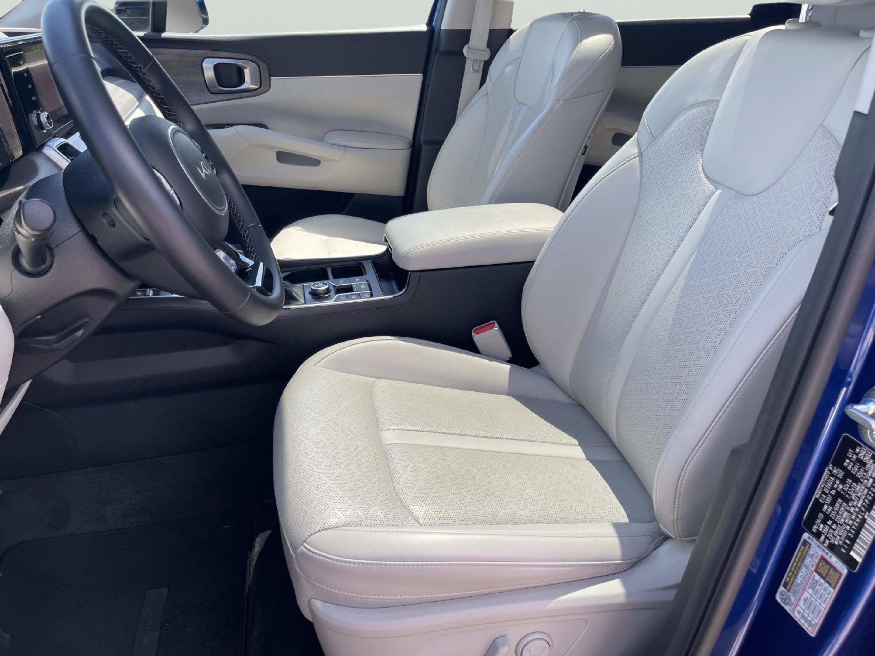 Used 2023 Kia Sorento EX w/ Panoramic Sunroof Package FWD image 27
